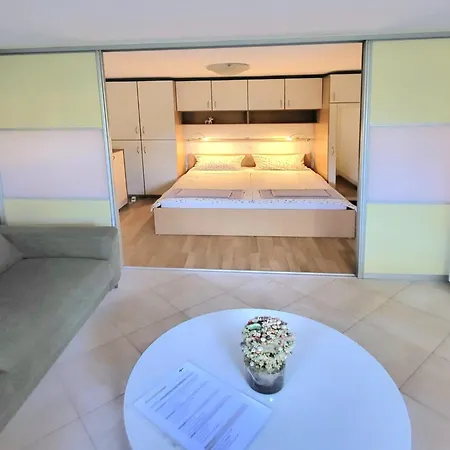 Terrace I Apartman *